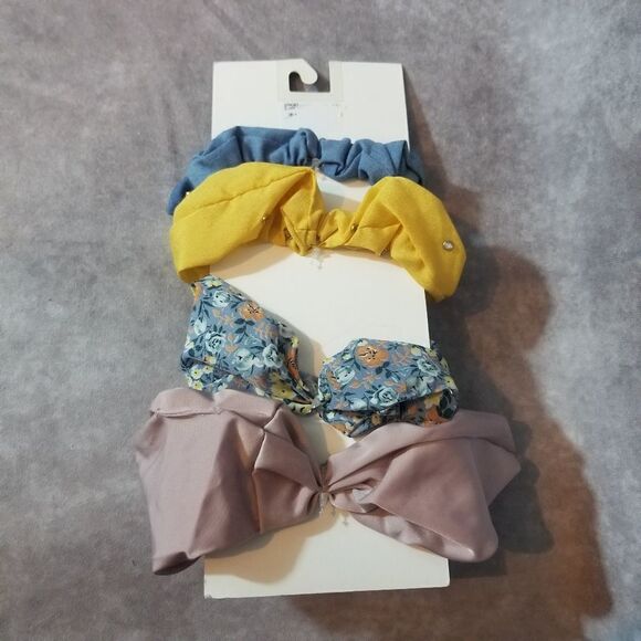 Set of 4 Hair Scrunchies Brand New - Picture 1 of 2